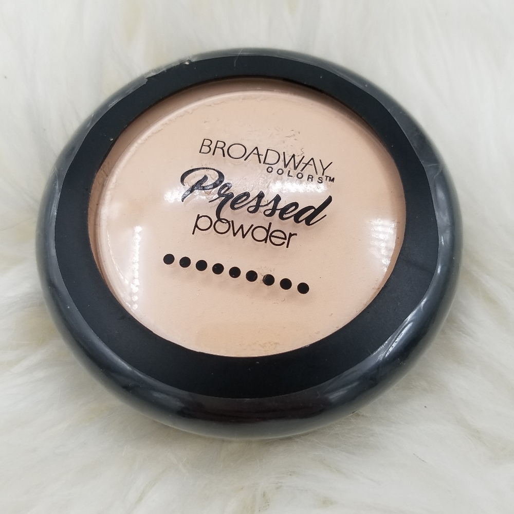 Broadway Colors Pressed Powder. Shade: BPP01 Ivory.